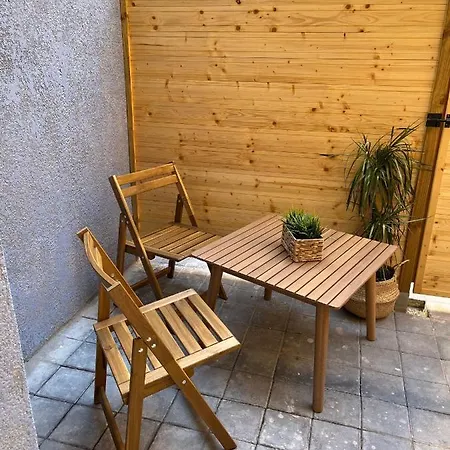 Insomnia With Private Patio Lägenhet